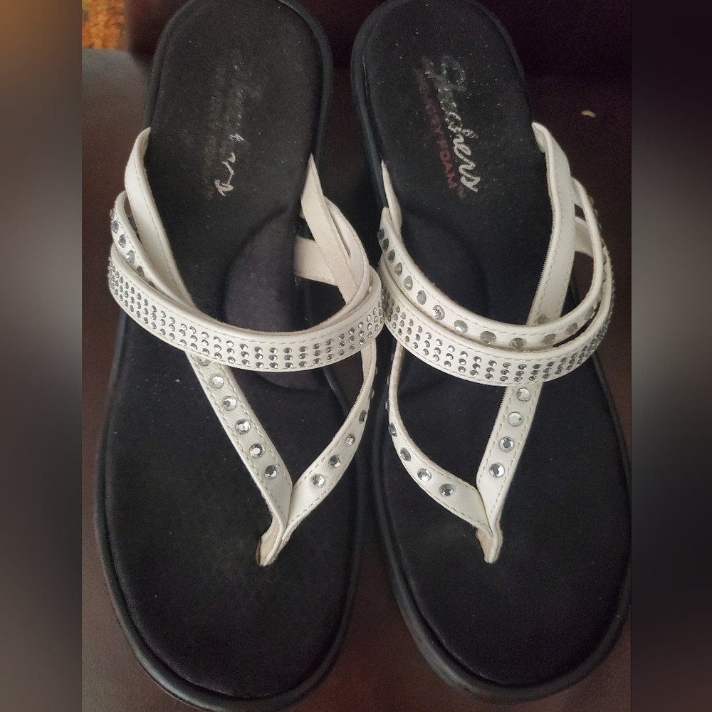 WHITE SANDAL WEDGES